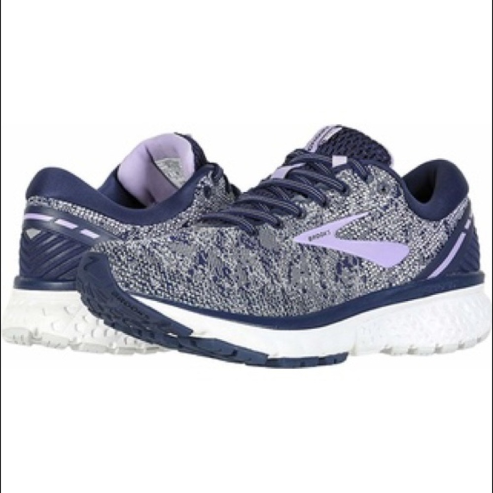 Brooks Ghost 11 Women’s Sneakers/ Tennis Shoes